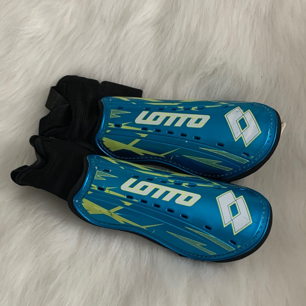Lotto Kids Blue Soccer Shin Guards